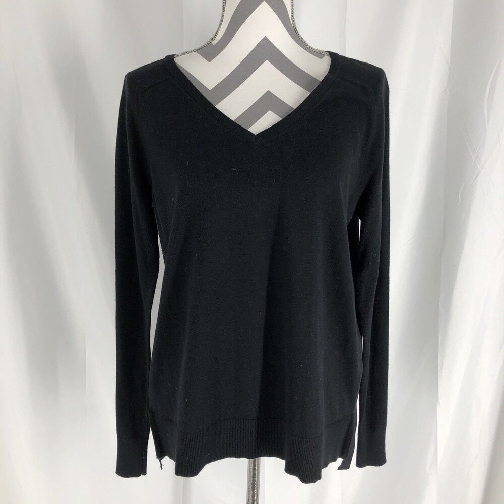 LOFT Knit  Light Sweater Women's Medium Long Sleeve Pullover V-Neck Black